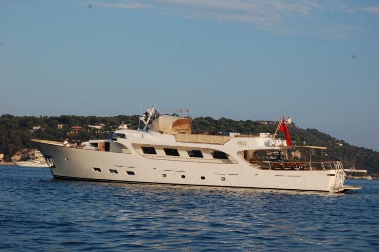 CONQUEST | 1966 28.65m (93’9″ ) Classic Pilothouse Luxury Steel Motor Yacht from Spanish shipyard Astilleros