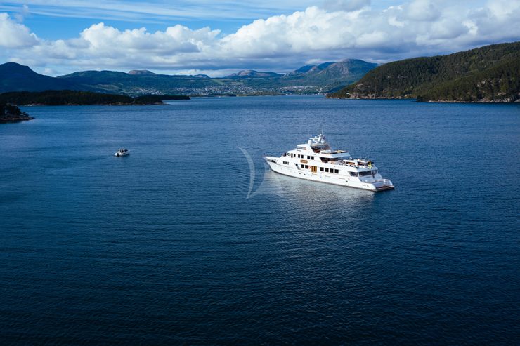 DAYDREAM | 1991 42.67m (139’9″ ) Luxury Tri-Deck Motor Yacht from American shipyard Christensen