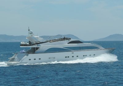 DREAM-B-2004-30.2m-99-Luxury-Motor-Yacht-for-charter-YachtDealz8