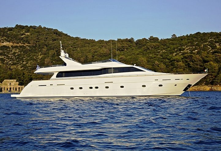 GIOE I | 2009 30m (98’4″ ) Luxury Flybridge Performance Motor Yacht from Italian shipyard Tecnomar