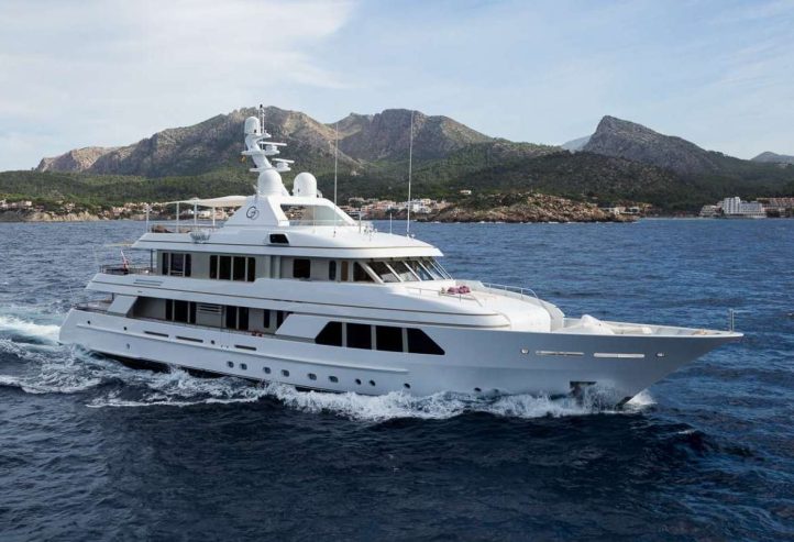 GO | 2010 43m (141’1″) Tri-Deck Steel Motor Yacht from Dutch shipyard FEADSHIP