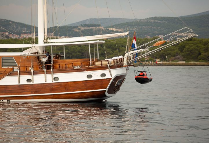 GULET DOLCE VITA | 2005 34m (112′) Classic Style Gulet Wood Sail Yacht