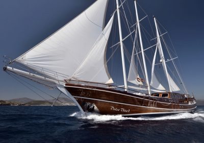 GULET-DOLCE-VITA-2005-34m-112-Gulet-Wood-Sail-Yacht-for-charter-YachtDealz31