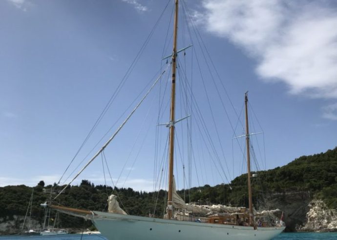 HALCYON | 1929 28.96m (95′) Classic Cruising Sail Yacht from British shipbuilder John Thornycroft