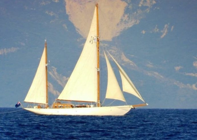 HALCYON | 1929 28.96m (95′) Classic Cruising Sail Yacht from British shipbuilder John Thornycroft