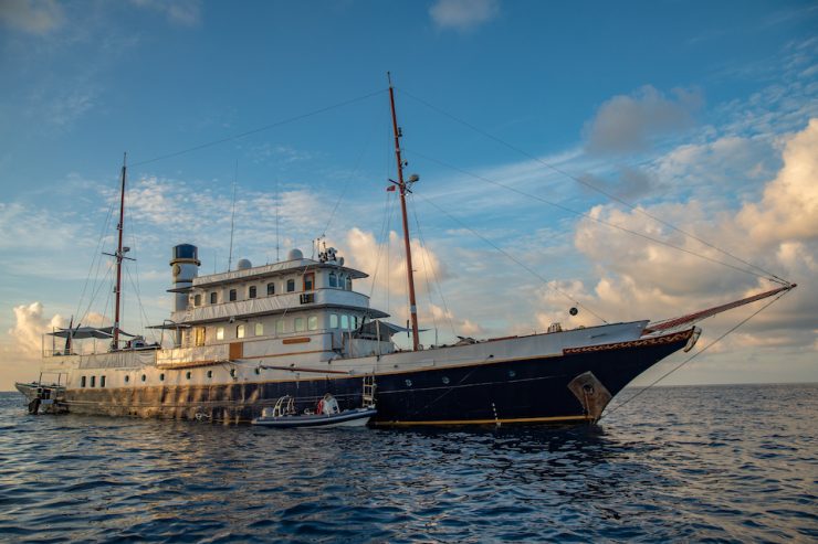 KALIZMA | 1906 50.29m (164’9″ ) Classic Tri-Deck Luxury Steel Motor Yacht from British shipyard Ramage & Ferguson