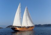 KAPTAN KADIR | 2004 37m (121′) Luxury Wood Gulet Sail Yacht