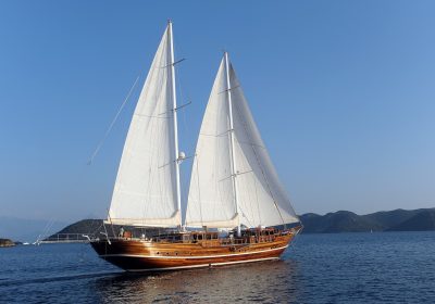 KAPTAN-KADIR-2004-37m-121-Classic-Style-Gulet-Sail-Yacht-for-charter-YachtDealz11