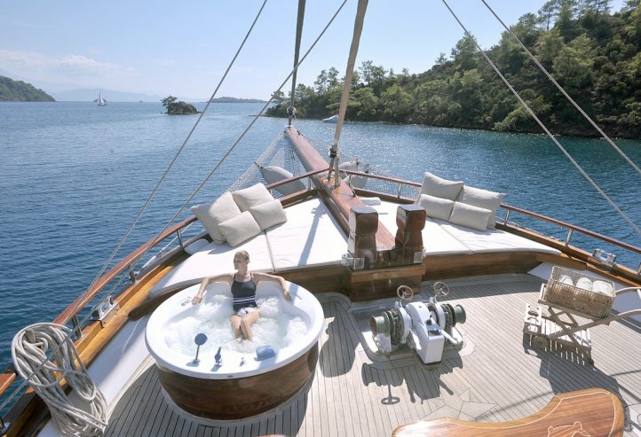 KAPTAN KADIR | 2004 37m (121′) Luxury Wood Gulet Sail Yacht