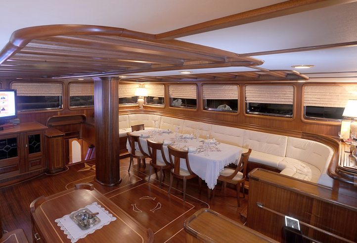 KAPTAN KADIR | 2004 37m (121′) Luxury Wood Gulet Sail Yacht