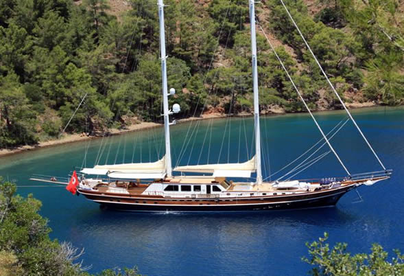 KAYA GUNERI V | 2009 39.5m (130′) Classic Style Wood Gulet Sail Yacht from Turkish shipyard BODRUM