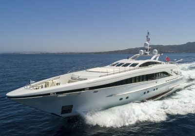 LEQUINOX-2006-37.3m-122-Flybridge-Motor-Yacht-for-charter-YachtDealz29