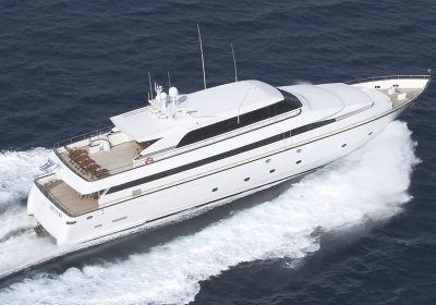 LET-IT-BE-2000-35.97m-118-Motor-Yacht-for-charter-YachtDealz13