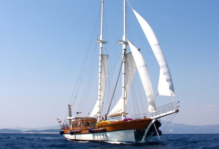 LIBRA | 1997 34m (112′) Classic Style Custom Mahogany Gulet Sail Yacht