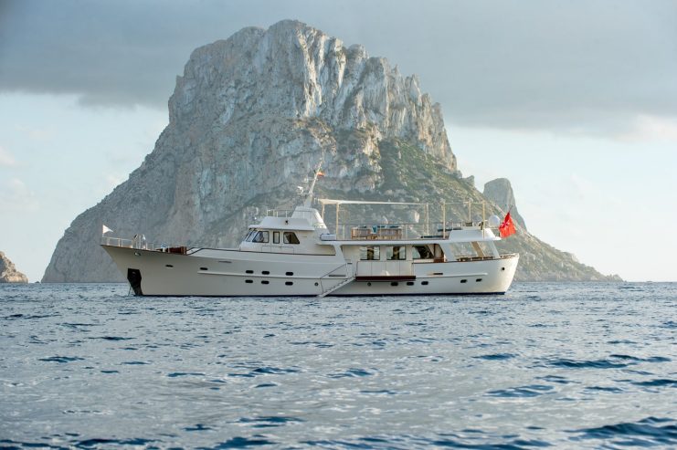 Monara | 1969 26m (85ft) Classic Motor Yacht built by Dutch shipyard Feadship