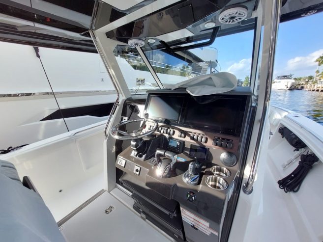 Pursuit S 358 | 2022 35ft (10.67m) Versatile Superyacht Tender or Day Boat built by Pursuit Boats