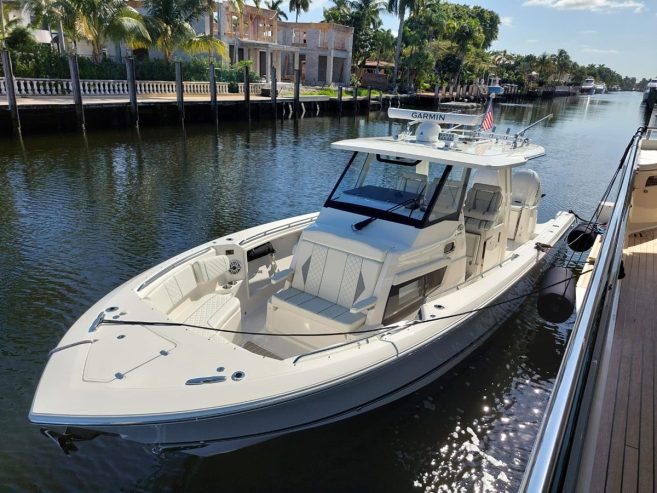 Pursuit S 358 | 2022 35ft (10.67m) Versatile Superyacht Tender or Day Boat built by Pursuit Boats