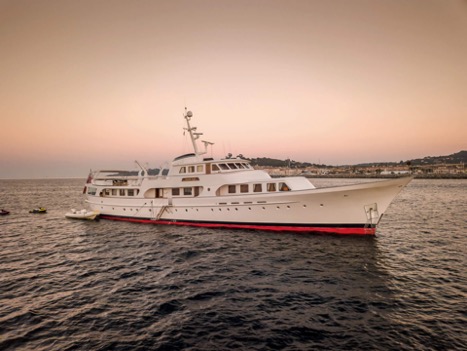 SECRET LIFE | 1974 45.02m (147’7″ ) Classic Luxury Steel Motor Yacht from Dutch shipyard Feadship