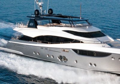 SIRENUSE-2022-33m-108-Raised-Pilot-House-Motor-Yacht-for-charter-YachtDealz22