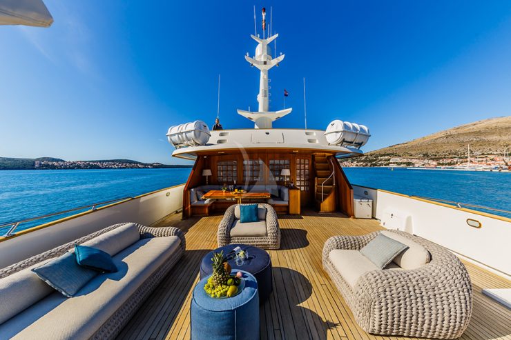 TO JE TO | 1981 34.8m (114’1″ ) Classic Luxury Steel Motor Yacht from Italian shipyard Benetti