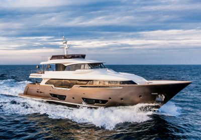 YVONNE-2015-28.31m-93-Sport-Motor-Yacht-for-charter-YachtDealz5