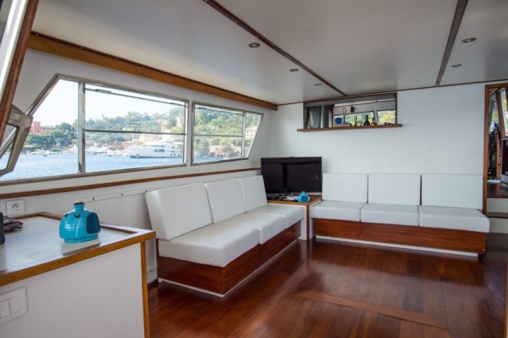 BAYVIEW | 1972 22m (72′ 2″) Classic Trawler Wood Motor Yacht from Italian shipyard CANTIERI DI CHIAVARI