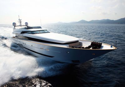 BLINK-2009-134-722-CANTIERI-DI-PISA-Motor-Yacht-For-Sale-YachtDealz10