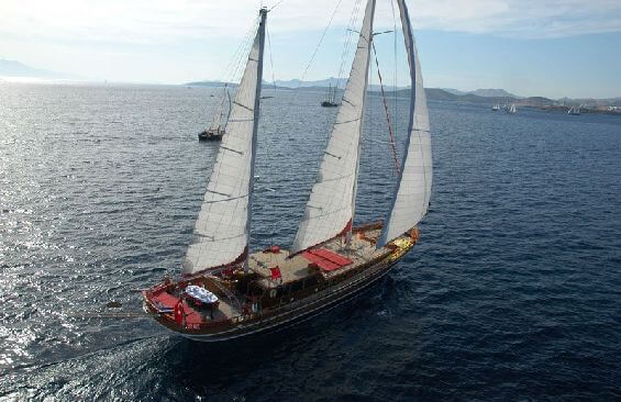 Cobra Queen | 2003 32m (104’11”) Modern Gulet Motor Sail Yacht from Turkish shipyard Bodrum