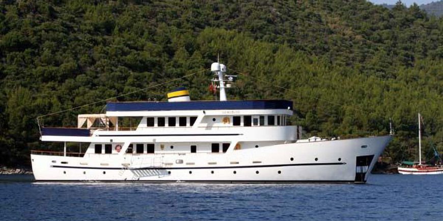 Donna Del Mare | 2007 34.6m (113’5″ ) Modern Steel Motor Yacht from Turkish shipyard Aegean Yacht