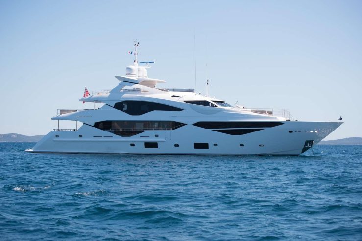 E Motion | 2016 40.05 m (131’3″) Luxury Performance Motor Yacht from British shipyard Sunseeker