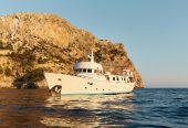 FAIRMILE | 1962 22.5m (73.8ft) Classic Steel Motor Yacht from Scottish shipyard Berwick