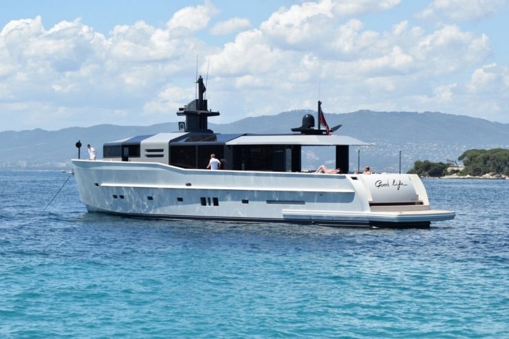 GOOD LIFE | 2010 25.91m (85′) Luxury Motor Yacht from Italian shipyard ARCADIA YACHTS