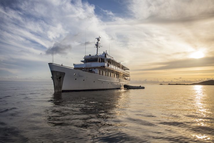 GRACE | 1928 44.81m (147′) Classic Luxury Steel Motor Yacht from British shipyard Camper & Nicholsons