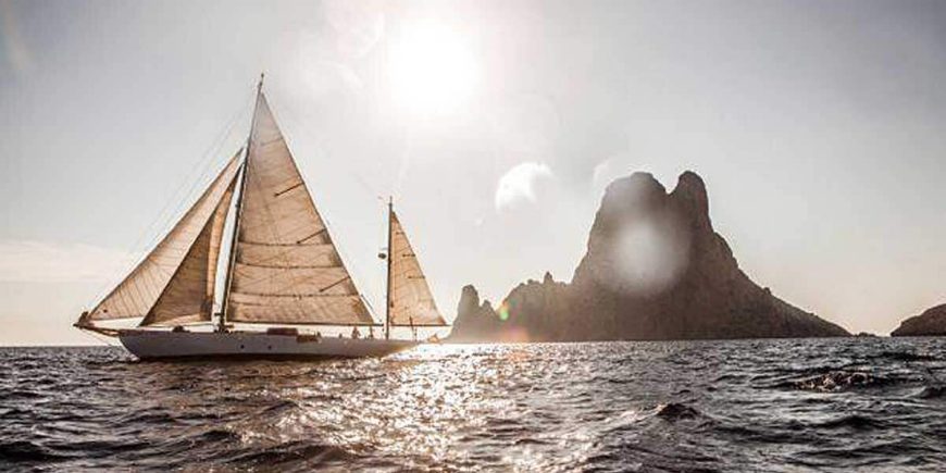 Gladoris II | 1928 24.5m (80’5″) Classic Cruising Sail Yacht from British boat builders Luke Brothers