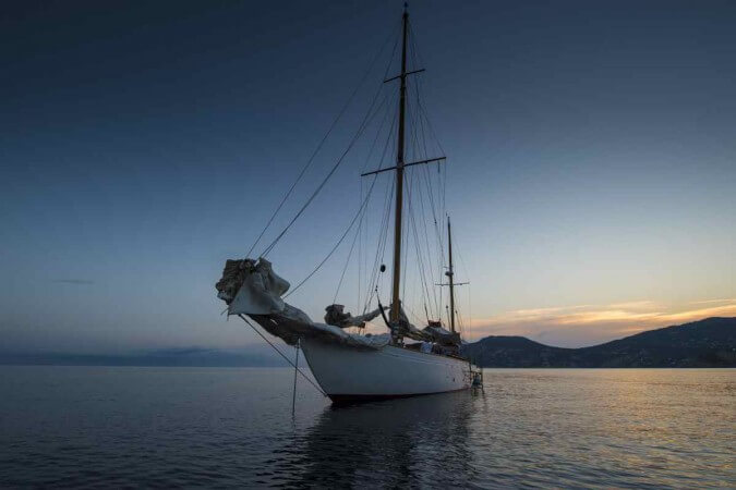 Gladoris II | 1928 24.5m (80’5″) Classic Cruising Sail Yacht from British boat builders Luke Brothers