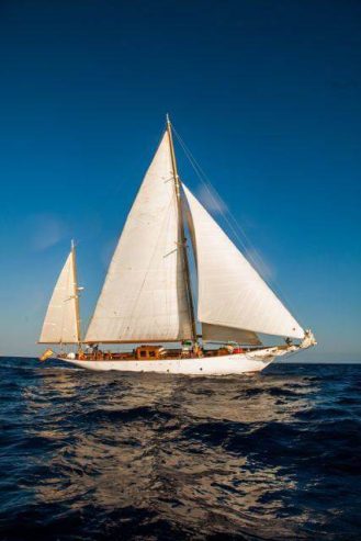 Gladoris II | 1928 24.5m (80’5″) Classic Cruising Sail Yacht from British boat builders Luke Brothers