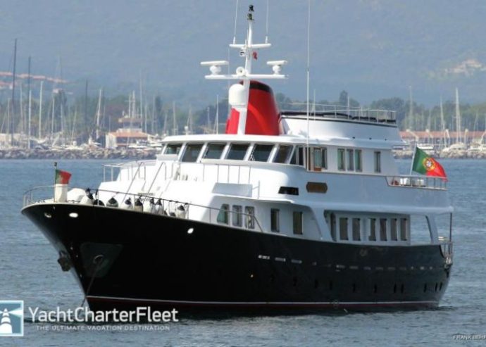 HAPPY HOUR | 1969 103’4″ (31.5m) Classic Tri-Deck Steel Motor Yacht from Italian shipyard Benetti