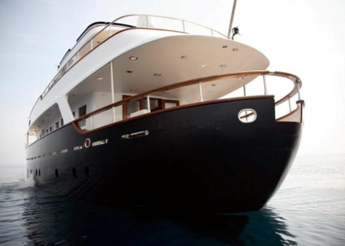 HAPPY HOUR | 1969 103’4″ (31.5m) Classic Tri-Deck Steel Motor Yacht from Italian shipyard Benetti