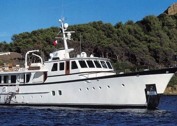 Heavenly Daze | 1972 32.22m (105’7″) Classic Steel Motor Yacht from Dutch shipyard Feadship