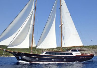 IRAKLIS-L-2009-41m-134622-Sail-Yacht-for-charter-YachtDeal11