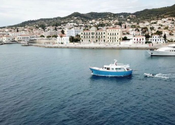 KALLISTA | 1975 17.25m (56’7″) Classic Trawler Conversion To Luxury Motor Yacht from Portuguese shipyard NAVALIA