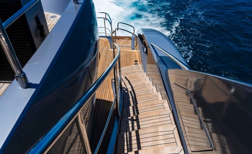 MATSU | 2007 36m (120ft) Luxury Flybridge Motor Yacht built by Italian shipyard ISA Yachts