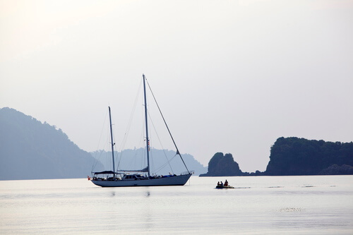 Meta IV | 1998 25.3m (83′) Cruising Teak Sail Yacht designed by American naval architect Thomas E. Colvin