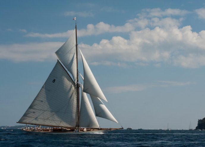 Moonbeam IV | 1914 32.1m (105’3″) Classic Wood Sail Yacht from British shipyard William Fife & Sons