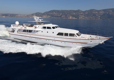 NAUTA-2001-108-422-BAGLIETTO-Motor-Yacht-For-Sale-YachtDealz25