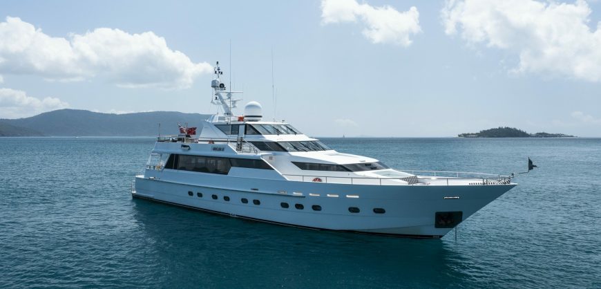 OSCAR 11 | 1990 31.52m (103’4″) Luxury Flybridge Motor Yacht from Australian shipyard Warren Yachts