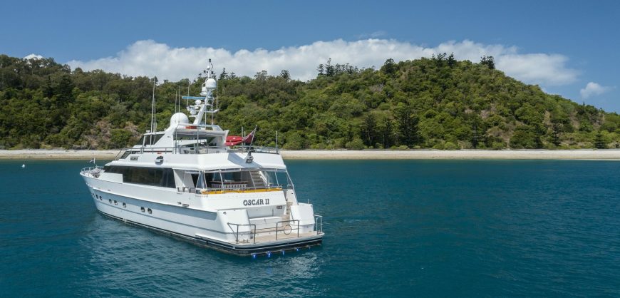 OSCAR 11 | 1990 31.52m (103’4″) Luxury Flybridge Motor Yacht from Australian shipyard Warren Yachts