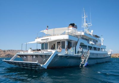 SALILA-1991-58-m-190222-Explorer-Motor-Yacht-for-charter-YachtDealz2