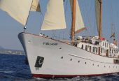 Southern Cross | 1962 33m (109’5″) Classic Luxury Motor Sailing Yacht from British shipyard Yarrow & Co