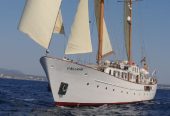 Southern Cross | 1962 33m (109’5″) Classic Luxury Motor Sailing Yacht from British shipyard Yarrow & Co